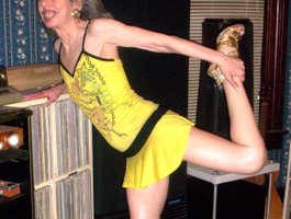 Estina54 live cam