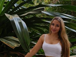 AriaBeauty live cam