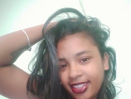 TriciaBella live cam