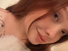 AlinaAdams live cam