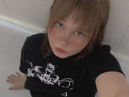 EmmaWise2211 live cam