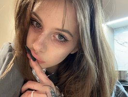 kissnotilt live cam