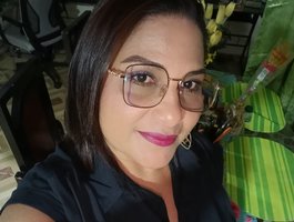HotMilfSquirt live cam