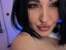 Boobzillaa live cam