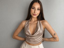 EmilyHoney live cam