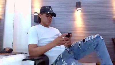 DamianFrostt cam4 live cam model