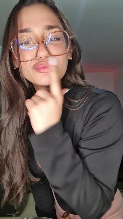 Emilyho cam4 live cam model