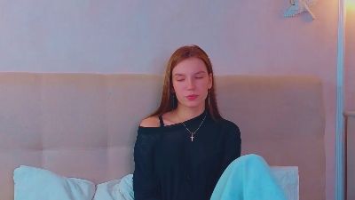 KiraRomeron live cam