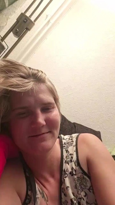 Tilldizzen94 cam4 live cam model