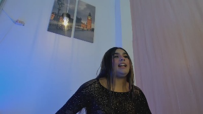 lauramartinez cam4 live cam model