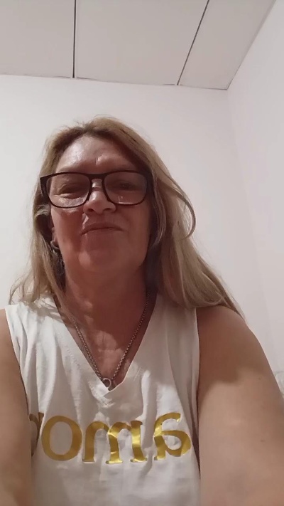 lindanina1 cam4 live cam model