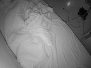 voyeurcam-julmodels-greybed-2 live cam