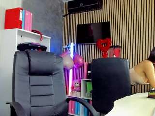 daryastars camsoda live cam model
