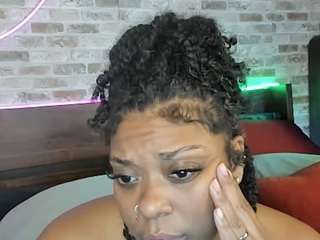 siennadivyne camsoda live cam model