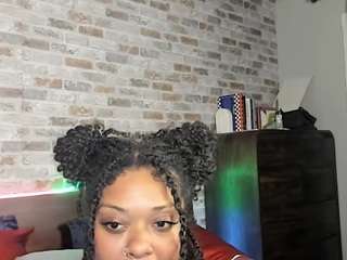 siennadivyne camsoda live cam model