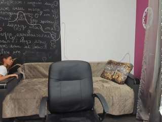 emmigreen camsoda live cam model