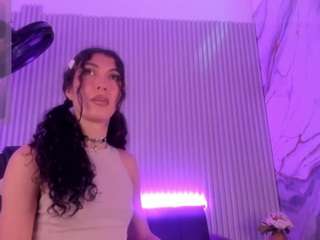 allicemackenzie camsoda live cam model