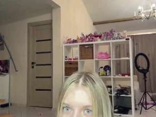 chloe-show camsoda live cam model