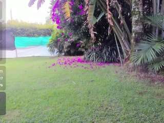dionekiss camsoda live cam model