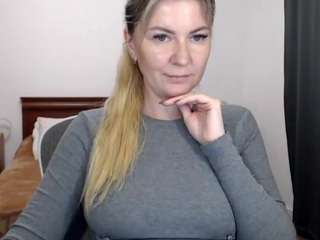 paradisealina camsoda live cam model