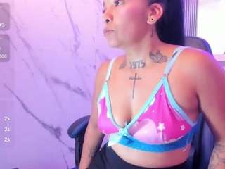 valeryxo camsoda live cam model