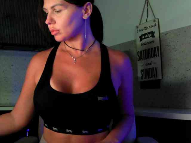 Mashulya29 bongacams live cam model