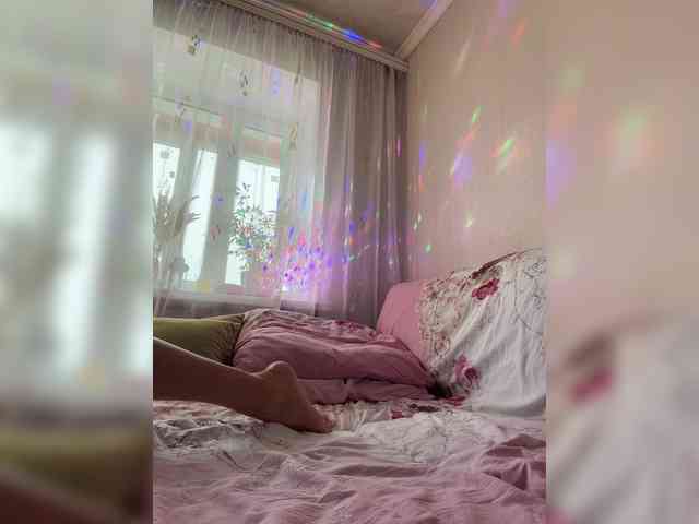 Lisa1225 bongacams live cam model