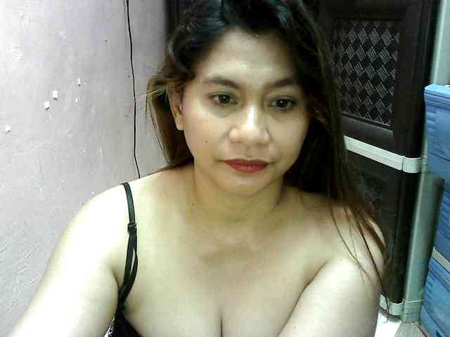 peenastyfame bongacams live cam model
