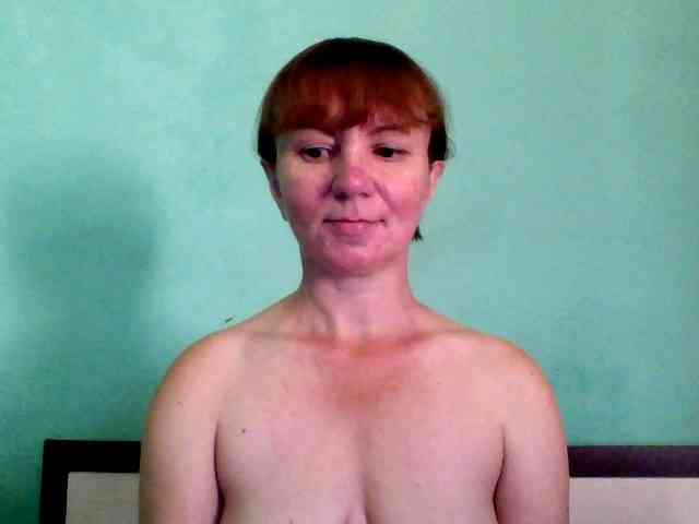 Oksina bongacams live cam model