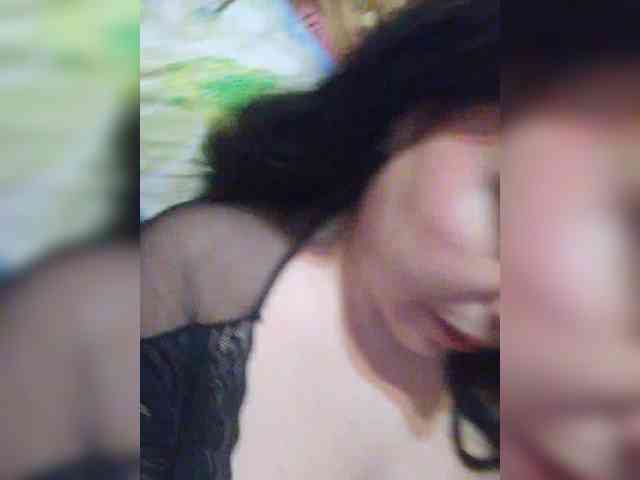 kissmabont bongacams live cam model