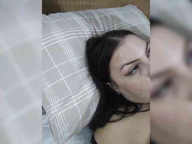 kissmabont bongacams live cam model