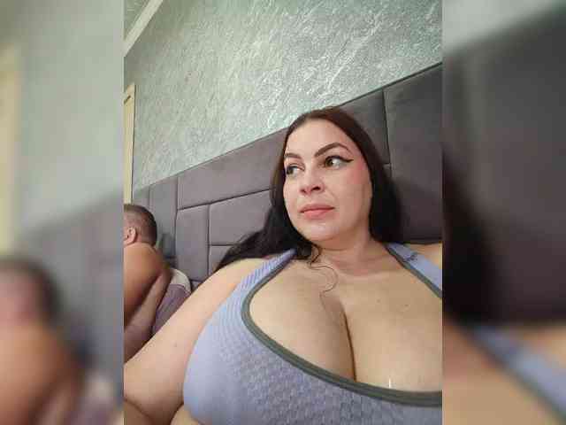 kissmabont bongacams live cam model