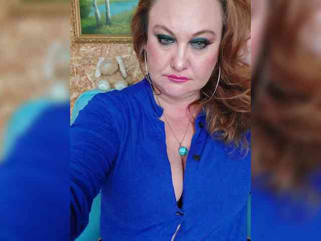 milli1983 bongacams live cam model