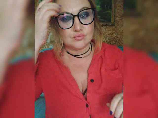 milli1983 bongacams live cam model