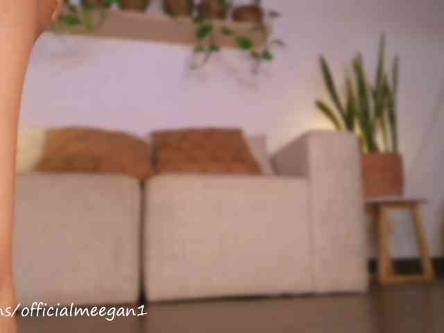 Meegan bongacams live cam model