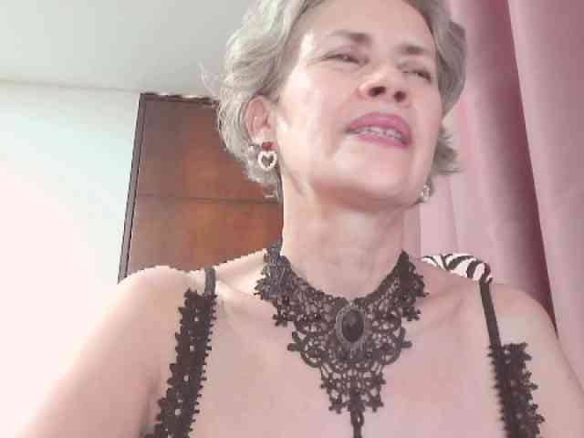 belleblondx bongacams live cam model