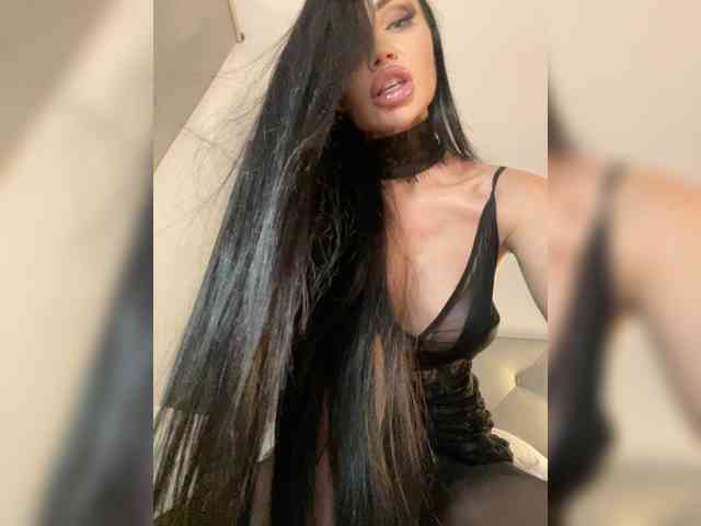 nicole21x bongacams live cam model
