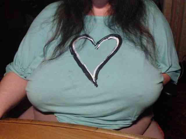 tanyvel34 bongacams live cam model