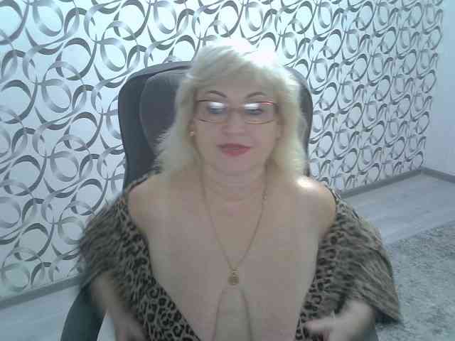 helen88888 bongacams live cam model