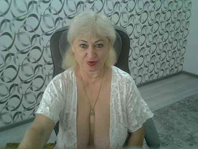 helen88888 bongacams live cam model
