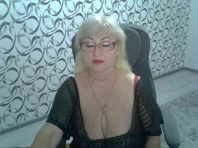 helen88888 bongacams live cam model