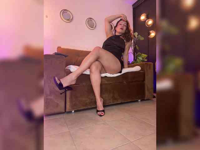 charlizexxx bongacams live cam model