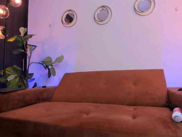 charlizexxx bongacams live cam model
