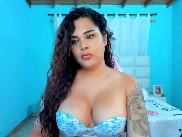 shadiaorozco bongacams live cam model
