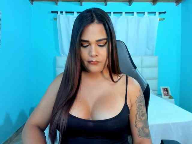 shadiaorozco bongacams live cam model