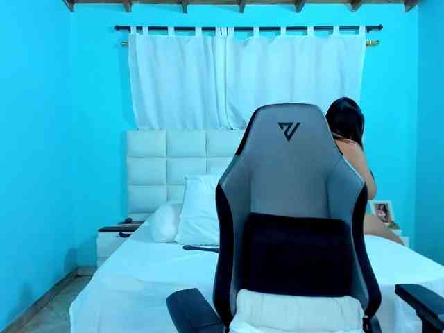 shadiaorozco bongacams live cam model