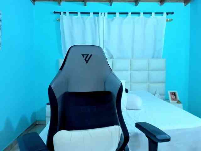 shadiaorozco bongacams live cam model