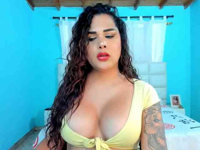 shadiaorozco bongacams live cam model