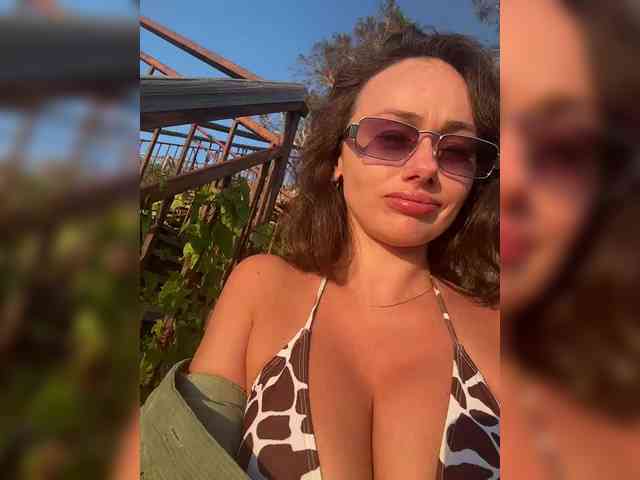 sochnayaaa bongacams live cam model