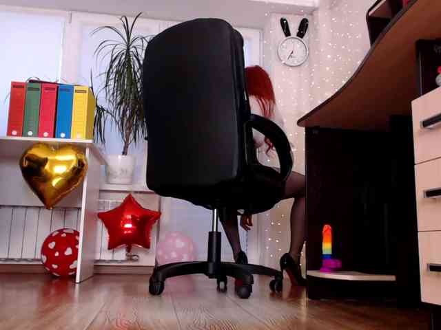 Carrie1337 bongacams live cam model